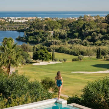 Elegant, Impressive Modern Villa in Los Flamingos Golf Resort offering amazing open views to the Mediterranean Picture 43