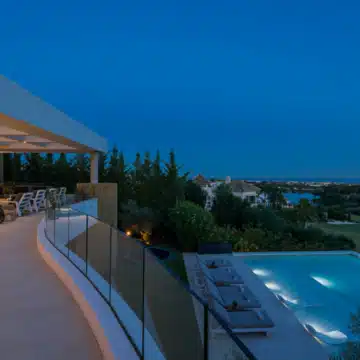 Elegant, Impressive Modern Villa in Los Flamingos Golf Resort offering amazing open views to the Mediterranean Picture 58