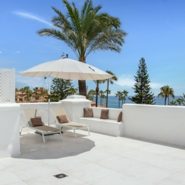 Fantastic Luxury Penthouse Located In One Of The Most Beautiful Frontline Beach Urbanizations, Alcazaba Beach Estepona Picture 1