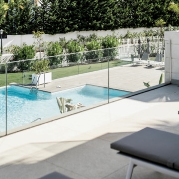 Modern apartment with spectacular views of the sea and the mountains in La Quinta, Benahavis Picture 0