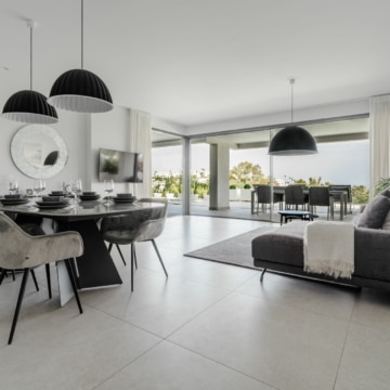 Modern apartment with spectacular views of the sea and the mountains in La Quinta, Benahavis Picture 4