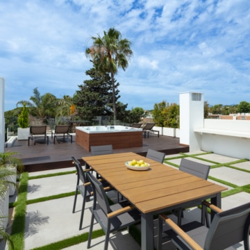 Modern villa in Casa Blanca Beach, the heart of The Golden Mile Marbella Picture 6