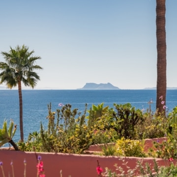 Newly renovated penthouse set in the exclusive beachfront community of Cabo Bermejo Picture 43