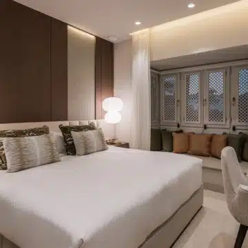 Newly renovated penthouse set in the exclusive beachfront community of Cabo Bermejo Picture 1