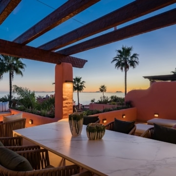 Newly renovated penthouse set in the exclusive beachfront community of Cabo Bermejo Picture 49