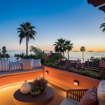 Newly renovated penthouse set in the exclusive beachfront community of Cabo Bermejo Picture 50