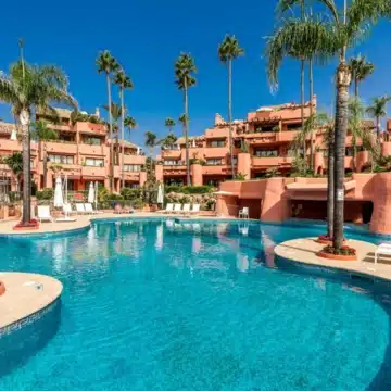 Newly renovated penthouse set in the exclusive beachfront community of Cabo Bermejo Picture 53