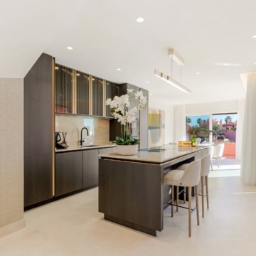 Newly renovated penthouse set in the exclusive beachfront community of Cabo Bermejo Picture 24