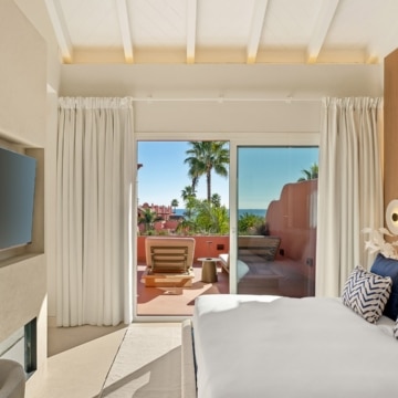 Newly renovated penthouse set in the exclusive beachfront community of Cabo Bermejo Picture 30