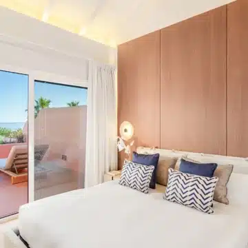 Newly renovated penthouse set in the exclusive beachfront community of Cabo Bermejo Picture 39