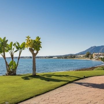 Newly renovated penthouse set in the exclusive beachfront community of Cabo Bermejo Picture 47