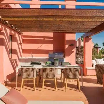 Newly renovated penthouse set in the exclusive beachfront community of Cabo Bermejo Picture 2