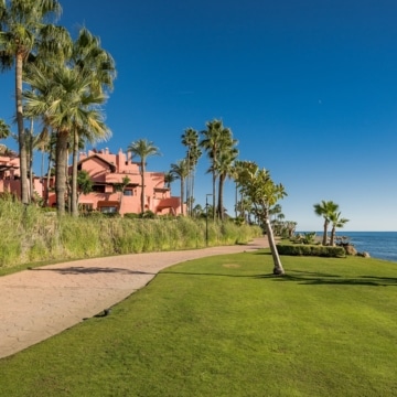 Newly renovated penthouse set in the exclusive beachfront community of Cabo Bermejo Picture 48
