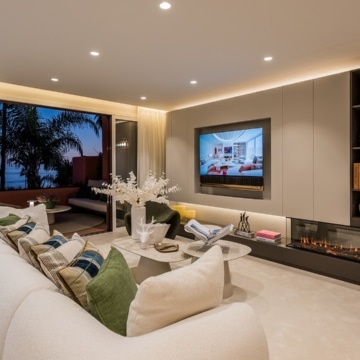 Newly renovated penthouse set in the exclusive beachfront community of Cabo Bermejo Picture 21