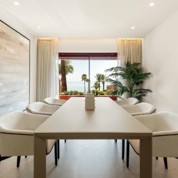 Fully renovated beachfront penthouse in Cabo Bermejo, Estepona Picture 15