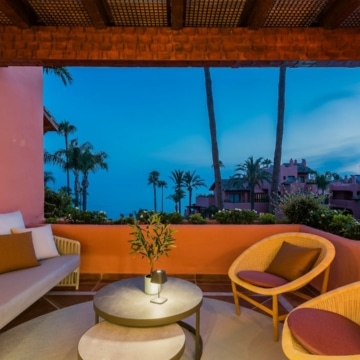 Fully renovated beachfront penthouse in Cabo Bermejo, Estepona Picture 20