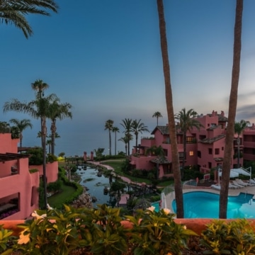 Fully renovated beachfront penthouse in Cabo Bermejo, Estepona Picture 21