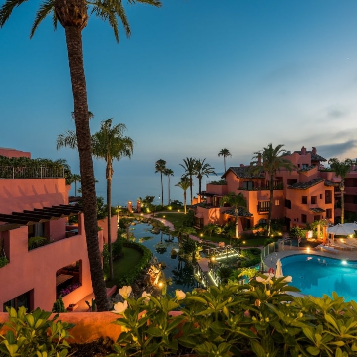 Fully renovated beachfront penthouse in Cabo Bermejo, Estepona Picture