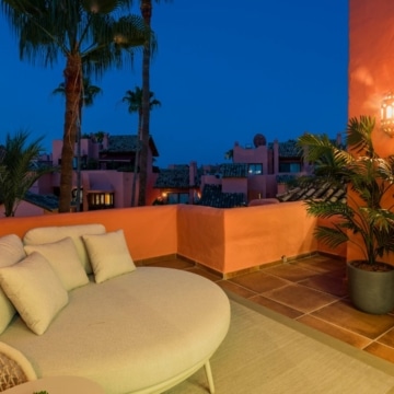 Fully renovated beachfront penthouse in Cabo Bermejo, Estepona Picture 23