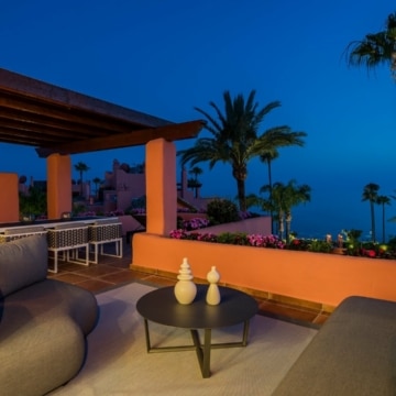 Fully renovated beachfront penthouse in Cabo Bermejo, Estepona Picture 24