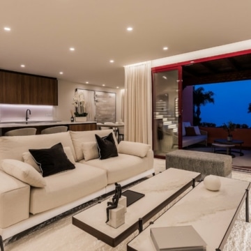 Fully renovated beachfront penthouse in Cabo Bermejo, Estepona Picture 27