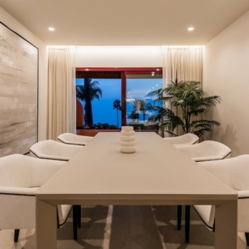 Fully renovated beachfront penthouse in Cabo Bermejo, Estepona Picture 29