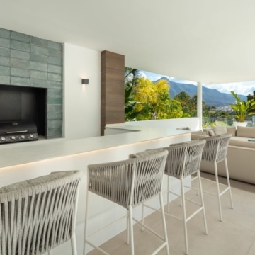 Newly built contemporary style modern villa in the coveted Golf Valley of Nueva Andalucía Picture 3