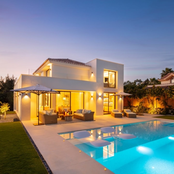 An opulent villa situated in the heart of the Golf Valley in Nueva Andalucia, Marbella Picture