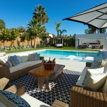 An opulent villa situated in the heart of the Golf Valley in Nueva Andalucia, Marbella Picture 4