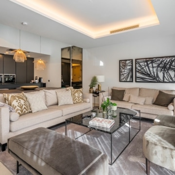 The Island Estepona-Luxury townhouse with sea and mountain views in frontline beach residence Picture 1