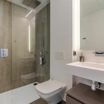 The Island Estepona-Luxury townhouse with sea and mountain views in frontline beach residence Picture 11
