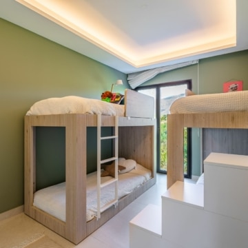 The Island Estepona-Luxury townhouse with sea and mountain views in frontline beach residence Picture 12