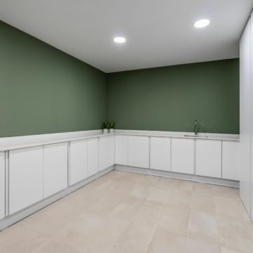 The Island Estepona-Luxury townhouse with sea and mountain views in frontline beach residence Picture 14
