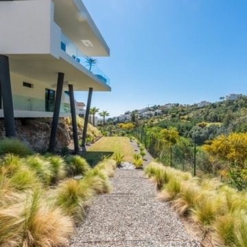 Gorgeous new villa located in the gated community of Lomas de La Quinta, Benahavis Picture 27