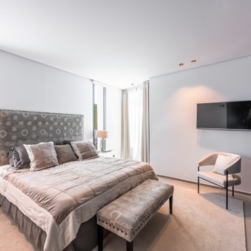 Gorgeous new villa located in the gated community of Lomas de La Quinta, Benahavis Picture 0