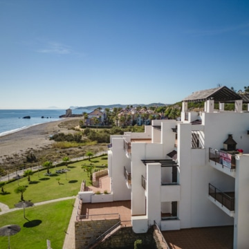 Penthouse perfectly positioned front line beach Casares del Mar, a holiday home and property investment opportunity Picture 2