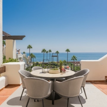 Fabulous beachfront duplex penthouse in a gated community of Bahia del Velerin, Estepona Picture 19