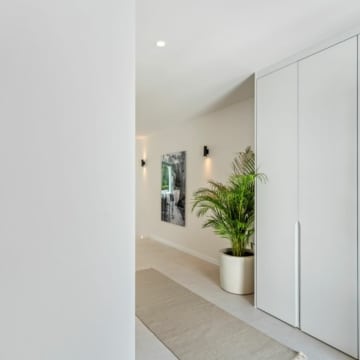 Elegant refurbished duplex townhouse situated in Aloha Golf, Marbella Picture 14
