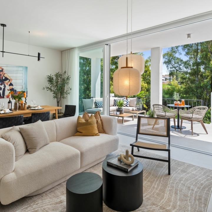 Elegant refurbished duplex townhouse situated in Aloha Golf, Marbella Picture