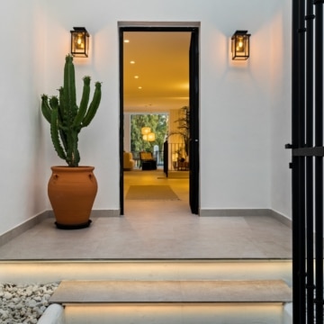 Elegant refurbished duplex townhouse situated in Aloha Golf, Marbella Picture 33