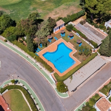 Elegant refurbished duplex townhouse situated in Aloha Golf, Marbella Picture 36