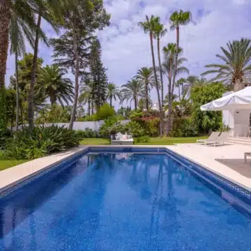 Charming villa nestled in the queit area of El Paraiso, Estepona Picture 10