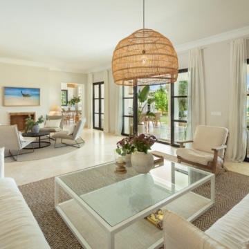 Magnificent villa with traditional Mediterranean architecture and boho-chic interiors in El Paraiso, Estepona Picture 18