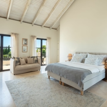 Magnificent villa with traditional Mediterranean architecture and boho-chic interiors in El Paraiso, Estepona Picture 21