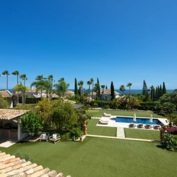 Magnificent villa with traditional Mediterranean architecture and boho-chic interiors in El Paraiso, Estepona Picture 24