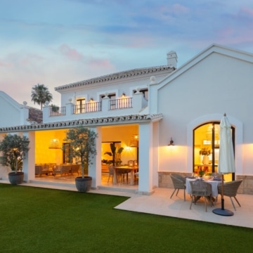 Magnificent villa with traditional Mediterranean architecture and boho-chic interiors in El Paraiso, Estepona Picture 25