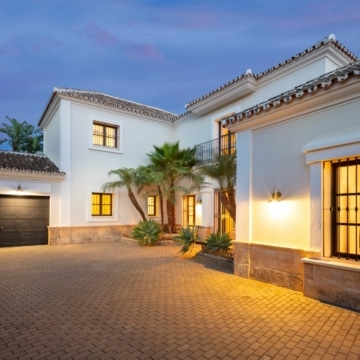 Magnificent villa with traditional Mediterranean architecture and boho-chic interiors in El Paraiso, Estepona Picture 29