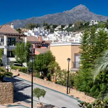 Recently renovated townhouse with unique interior in a prime location of Nueva Andalucia, Marbella Picture 34