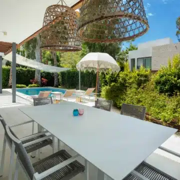 Elegant & beautifully renovated modern Arboleda villa in the heart of the New Golden Mile, Monte Biarritz Picture 0