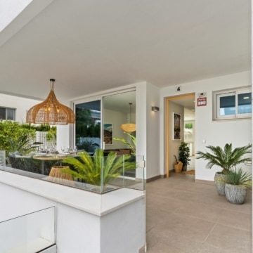 Newly built townhouse in a gated community in Nueva Andalucia, Marbella Picture 3